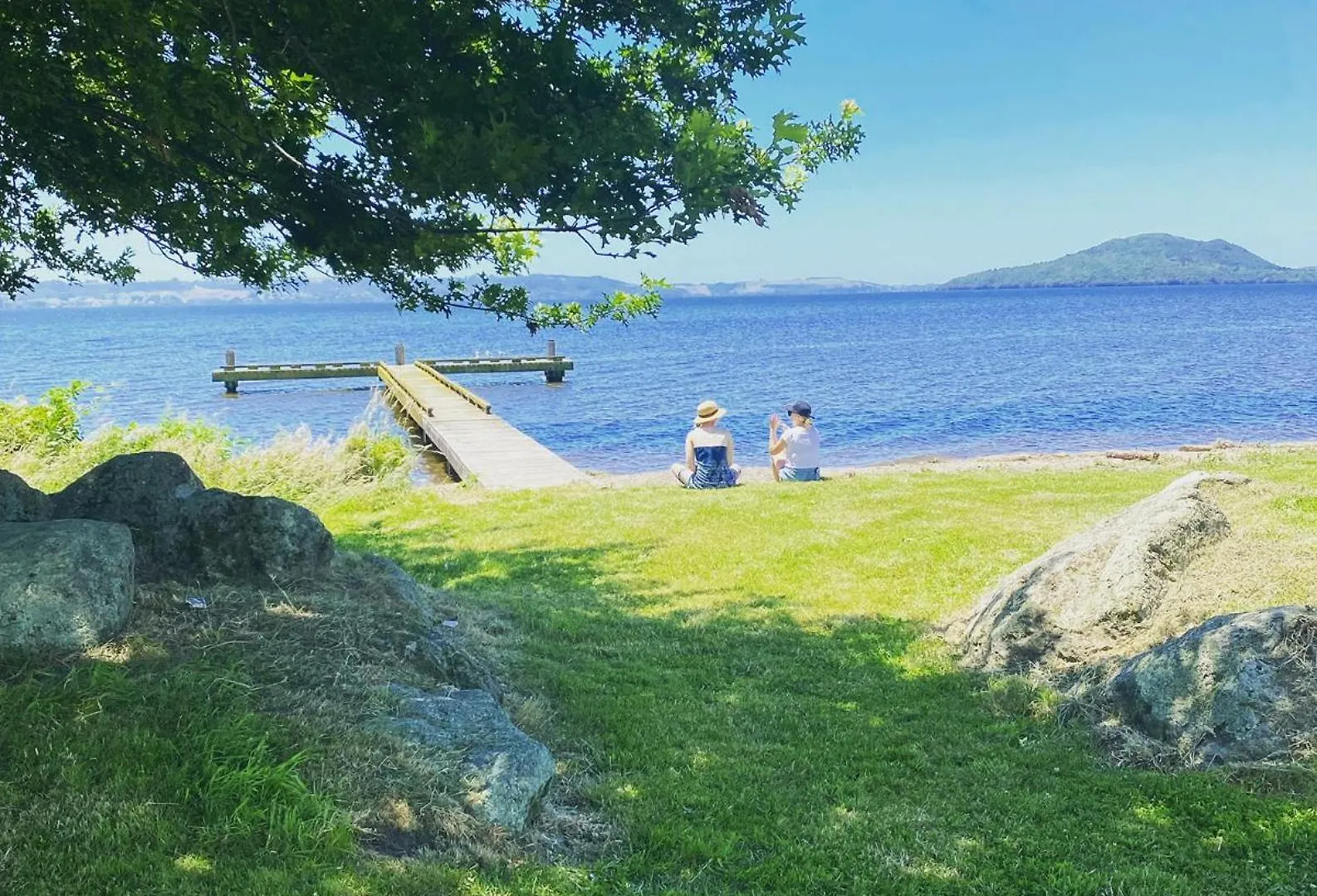 Zodiac Bay Lake Retreat Rotorua Holiday home