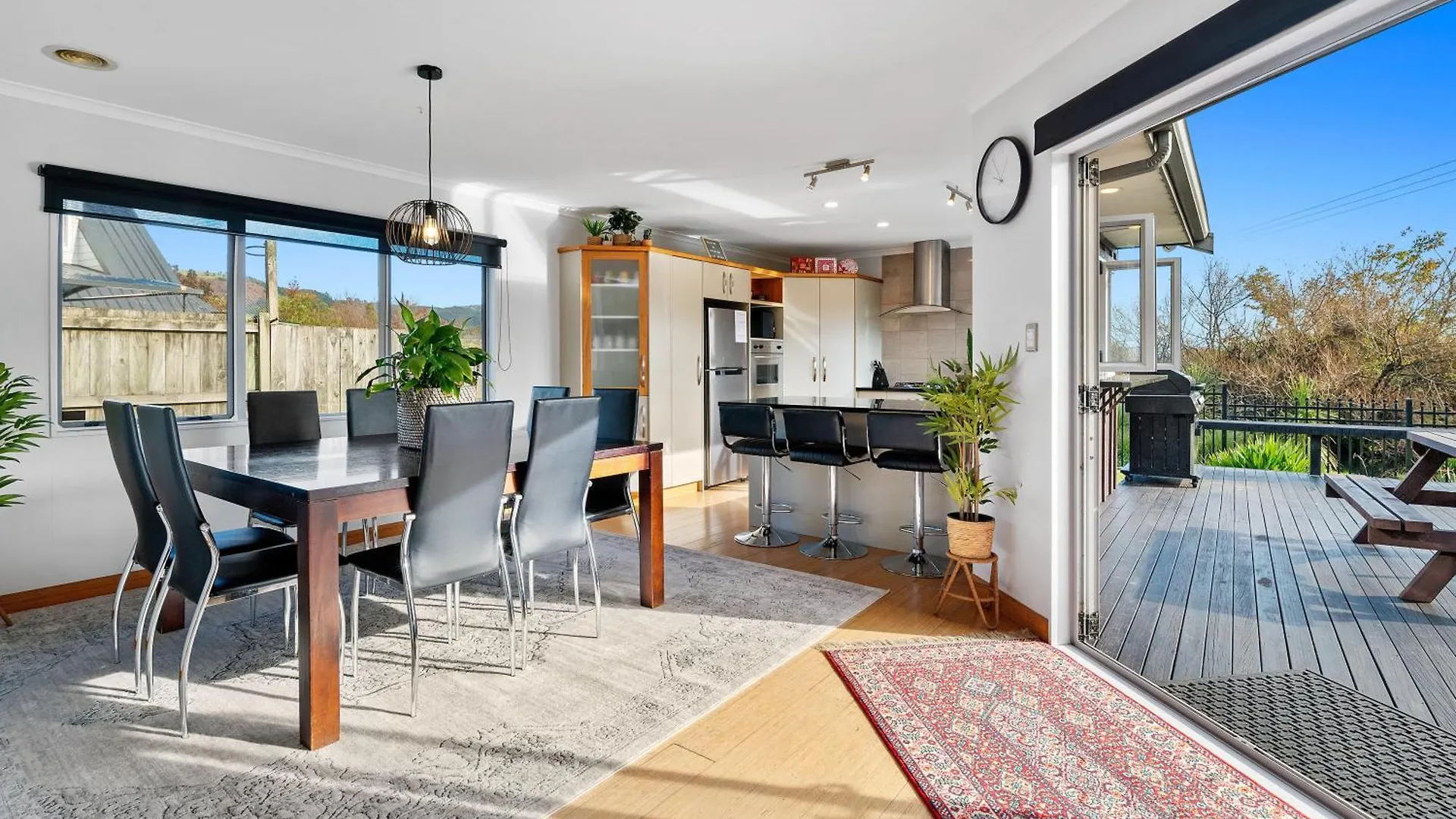 Zodiac Bay Lake Retreat Rotorua Holiday home
