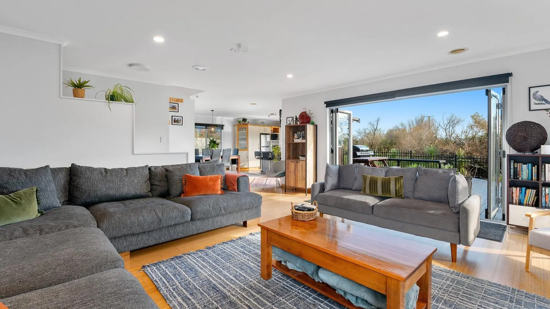 Zodiac Bay Lake Retreat Rotorua New Zealand